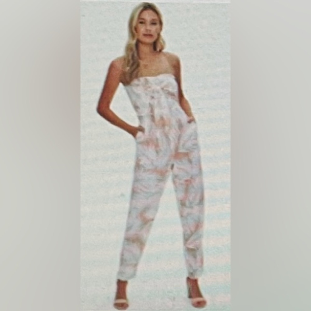 Forever 21 Palm Print Jumpsuit - Peach and White Size L NWT